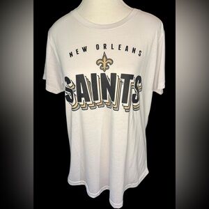 OFFICIAL New Orleans Saints WOMENS NFL T-SHIRT, SIZE Large with curved hems